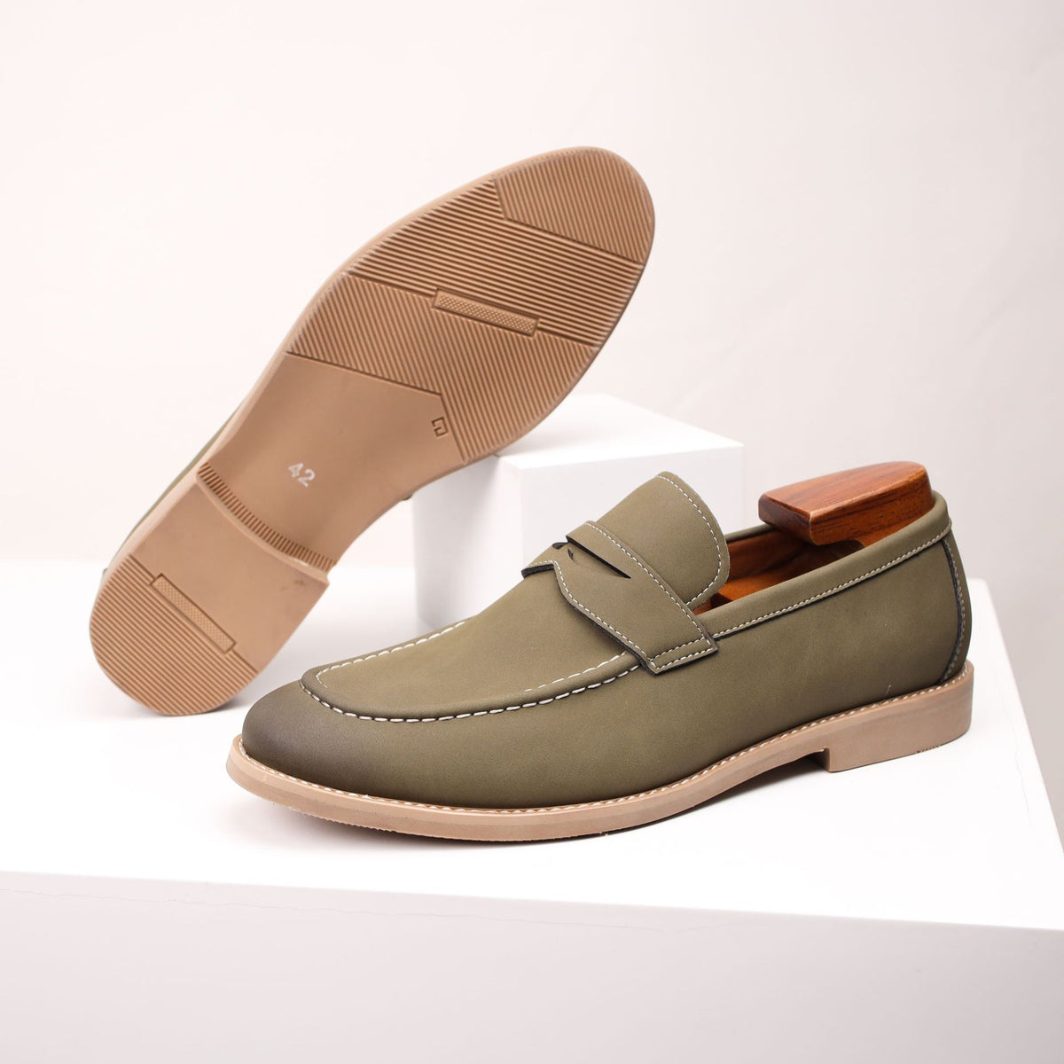 Light-colored Loafers Men's Casual Leather Shoes Men's British-style Business Genuine Leather Shoes Anti-velvet Fashion Cross-border plus size