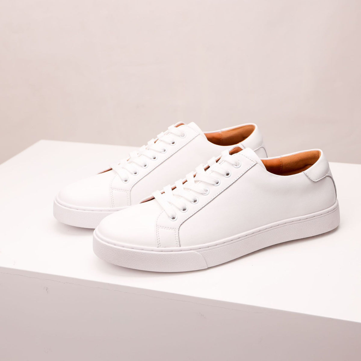 plus size Vintage Men's White Shoes All-match Sneakers Business Casual Leather Shoes Men's Leather Soft Sole Board Shoes Cross-border Men's Shoes