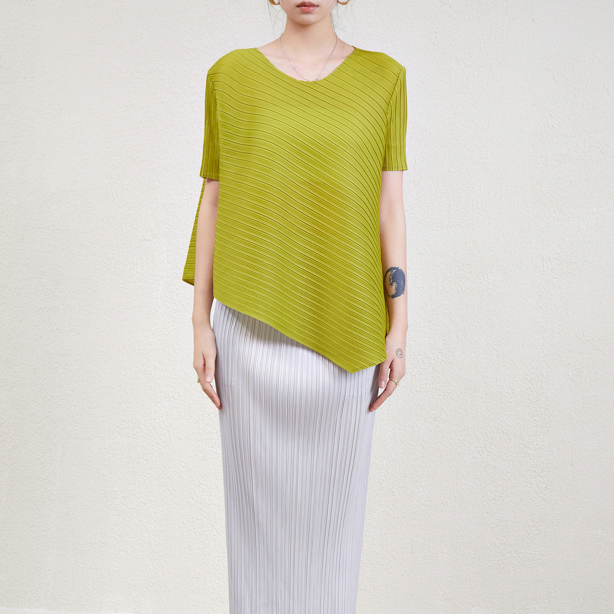 Miyake Thin Pure Color Women's T-Shirt Summer New Versatile Casual Slightly See-Through Asymmetrical Pullover Short-Sleeved Top for Women