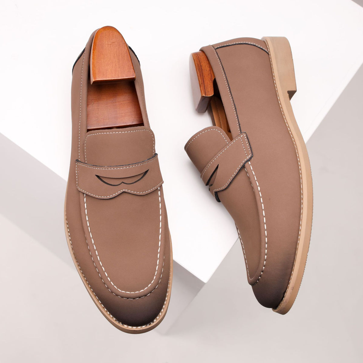 Light-colored Loafers Men's Casual Leather Shoes Men's British-style Business Genuine Leather Shoes Anti-velvet Fashion Cross-border plus size
