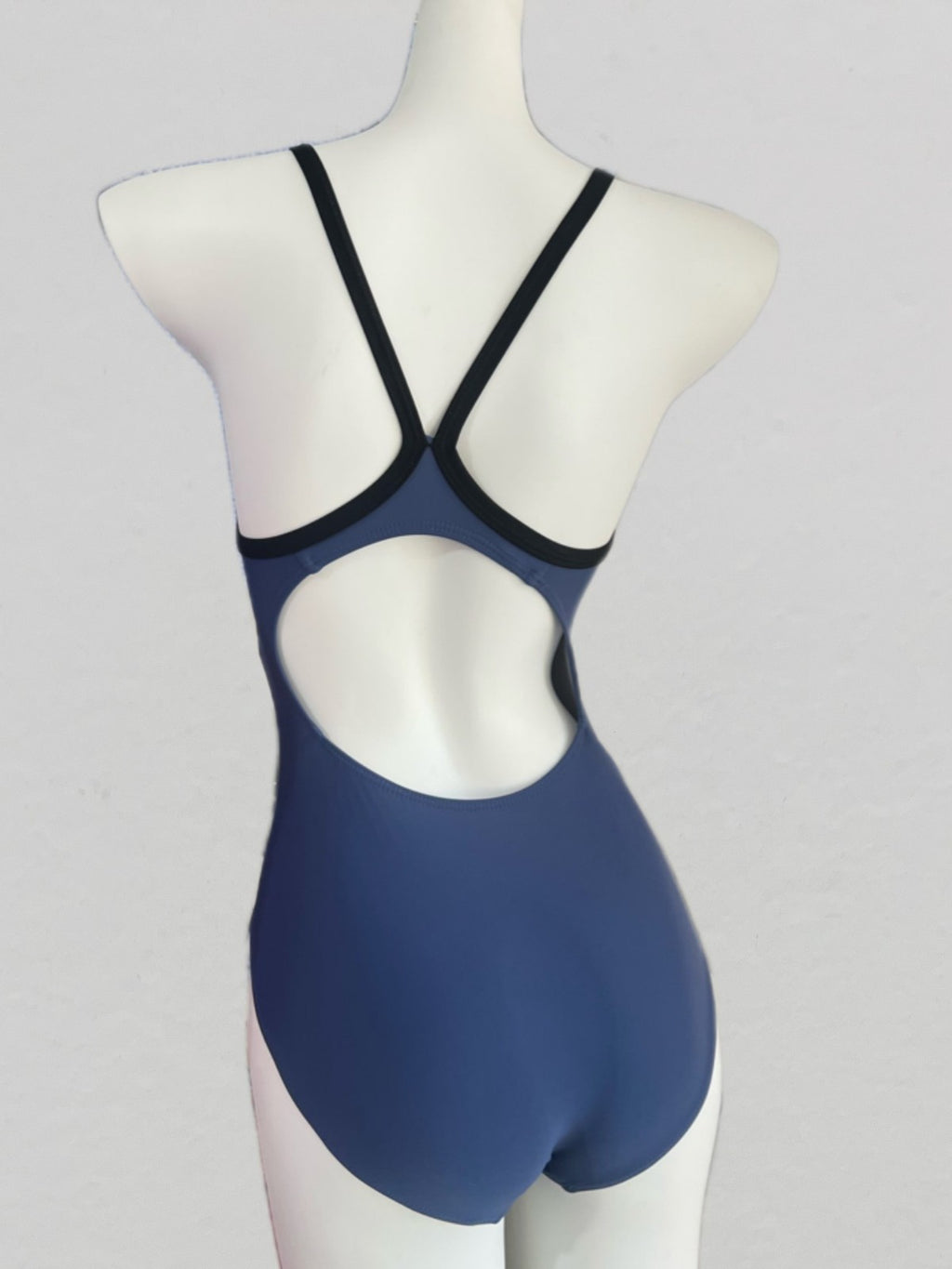 2025 New Swimsuit for Women, High-End Racing One-Piece Triangle Slimming Look Belly-Covering Swimsuit for Swimming Pools, Original