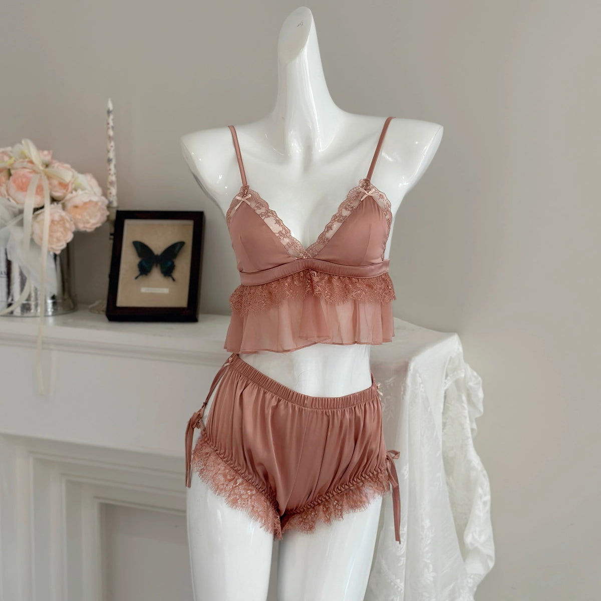 Sexy Pajamas for Women, Ice Silk 2025 Summer New Style, Sweet with Breast Pads, Suspenders, Shorts, Home Clothes Set, Pure Lust Style