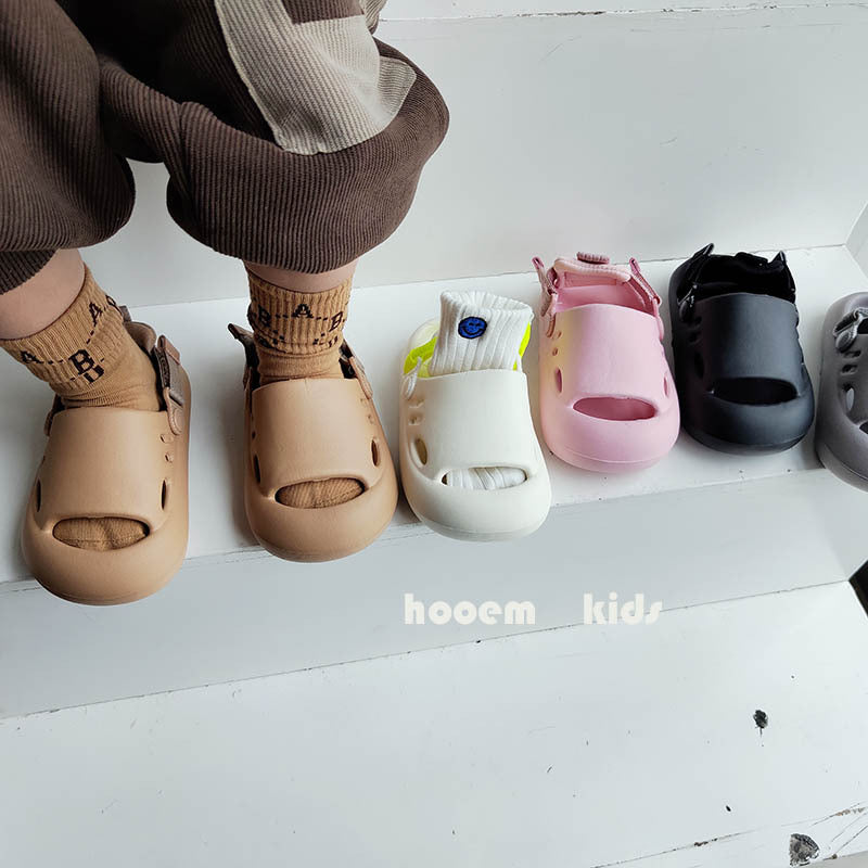 Children's Sandals Men and Women's Children Wading Baotou Waterproof Hole Beach Shoes Sports Outdoor Slippers