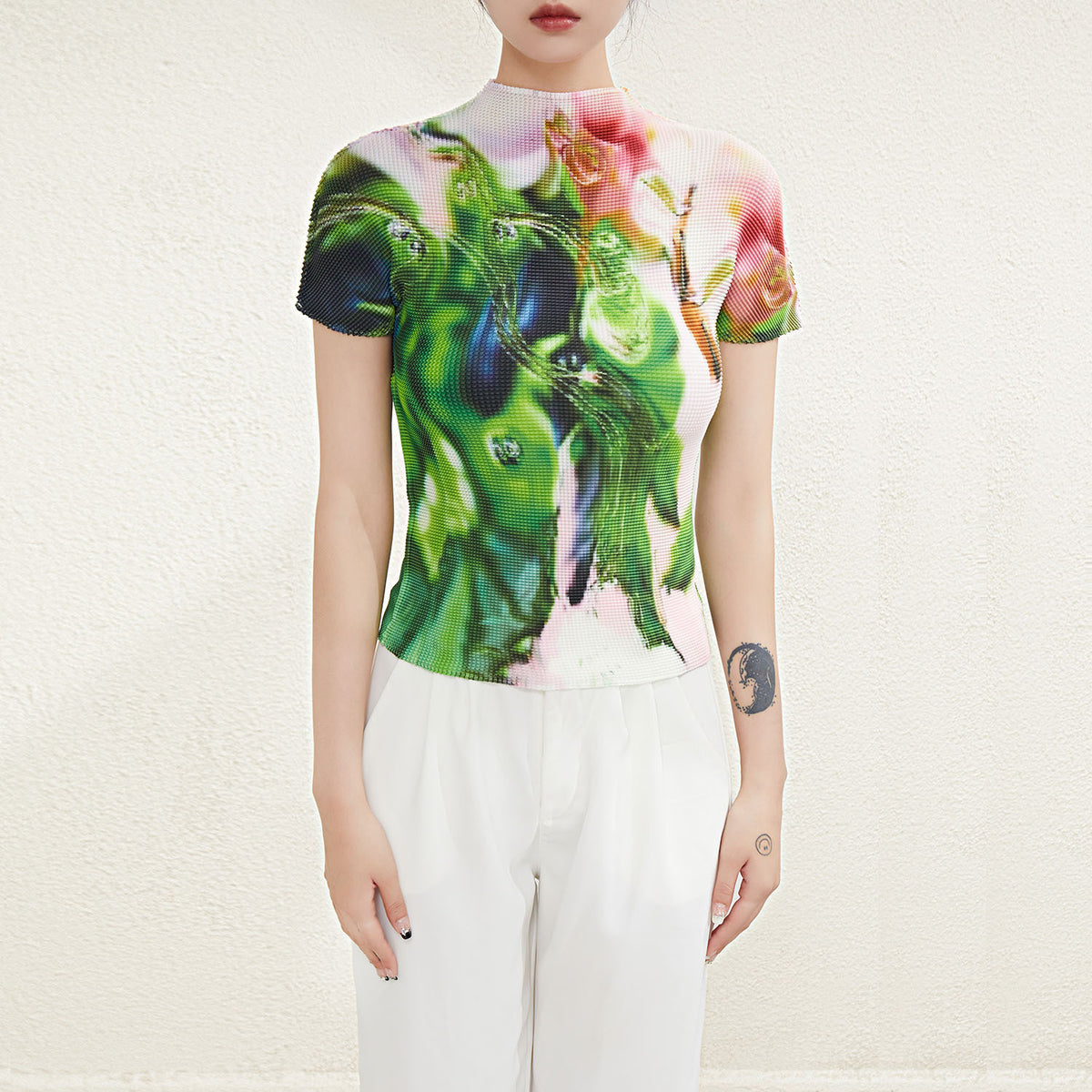 Miyake Design-Inspired Printed T-Shirt, New Fashion Print, Elegant and Slimming, Versatile, High-End Thin Pleated Top for Women
