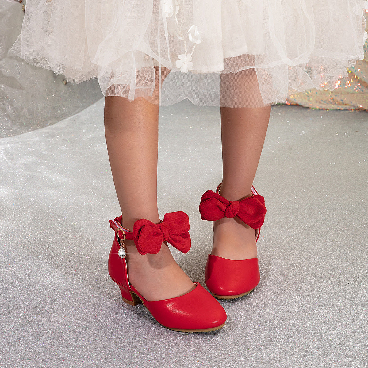 Cross-border new girls princess shoes little girls hollow bow sandals children dance performance dress high heels
