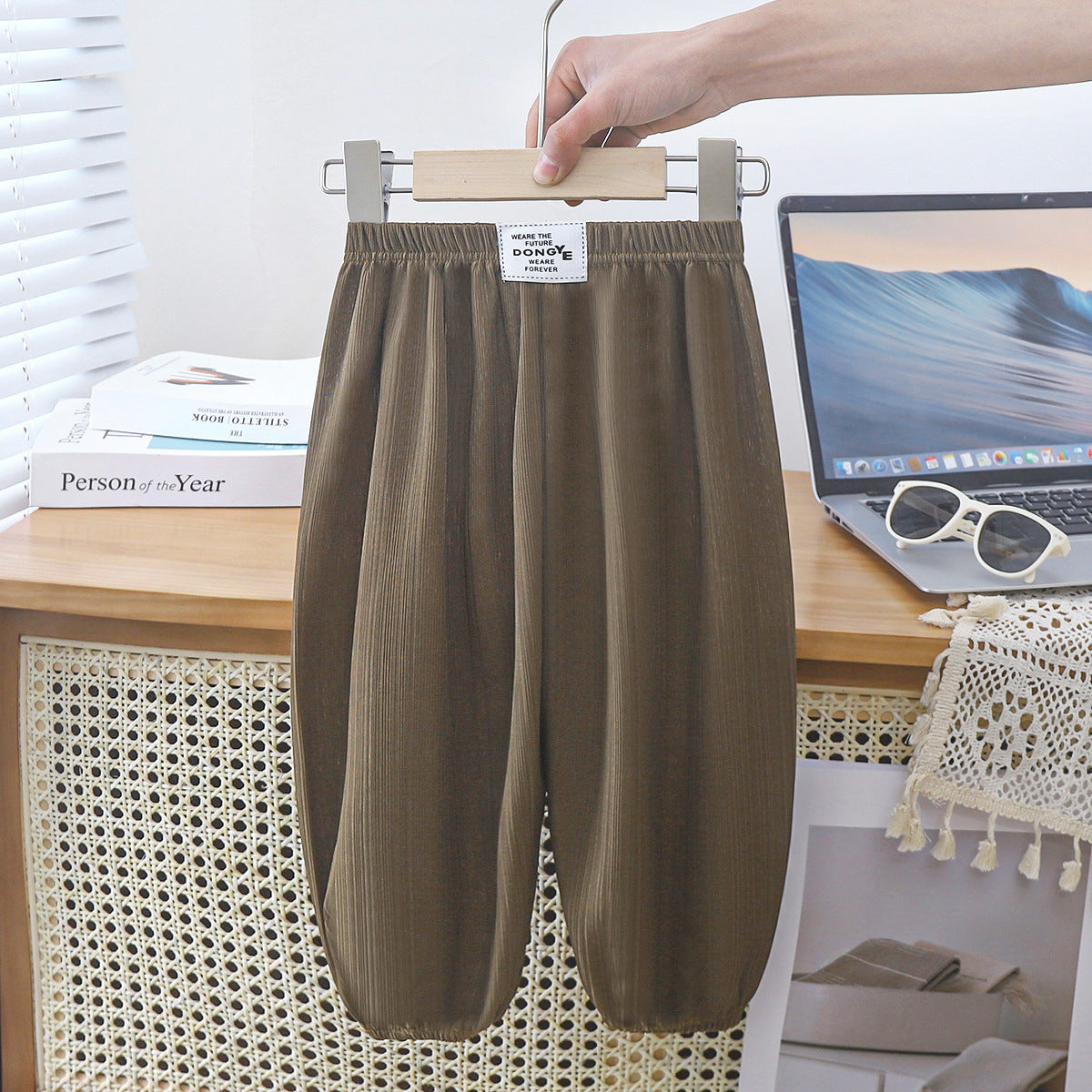 Children's Ice Silk Quick-drying Anti-mosquito Pants Girls Ultra-thin Air Conditioning Lantern Pants Summer Beach Pants Boys Black and White Paid Trousers