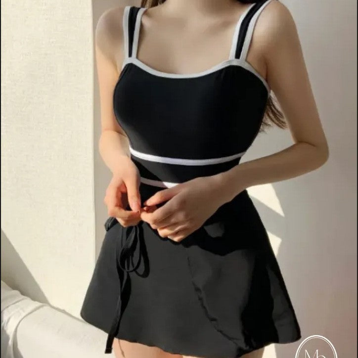 Women's Swimsuit 2026 New Style Black Strapless Triangle One-Piece Skirt-Style Two-Piece Set Conservative Slimming Tummy-Covering Small Bust Hot Spring