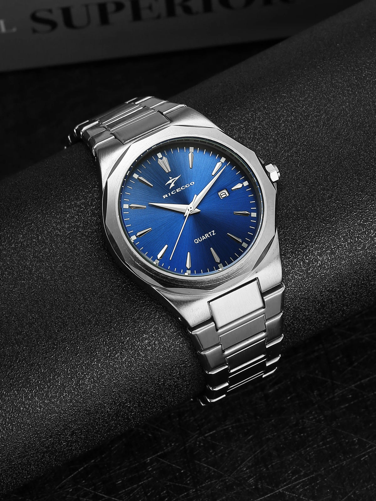 Men's steel band watch, men's quartz watch with minimalist dial, simple retro fashion and premium feel for men, recommended styl