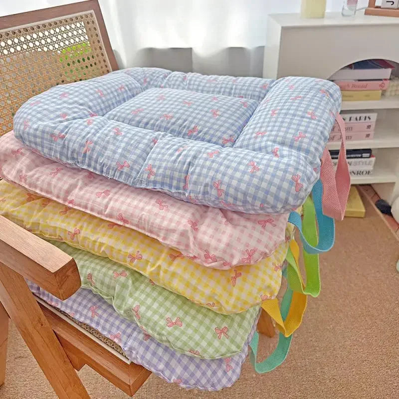 Cute Soft Checkered Bow Pet Bed Universal Four Season Usage Dog and Cat Cotton Mattress Furniture and Accessories for Pets.