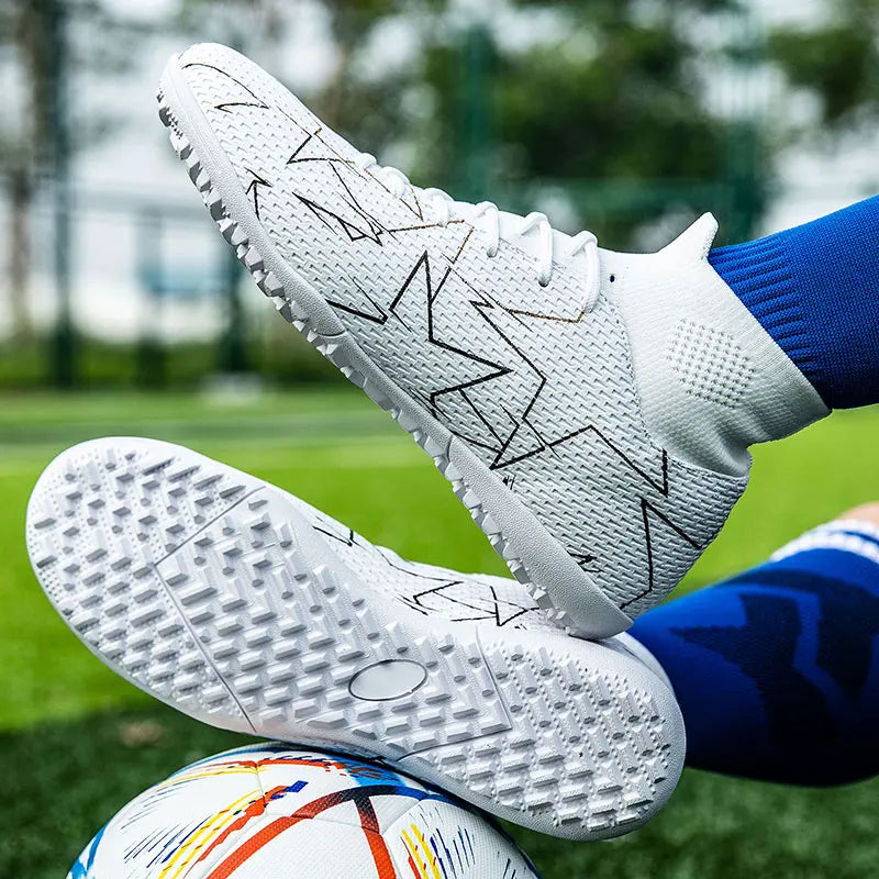 A pair of youth four-season leather football shoes with stud detailing, durable high-top design, sizes 35-46，JC-23152-1