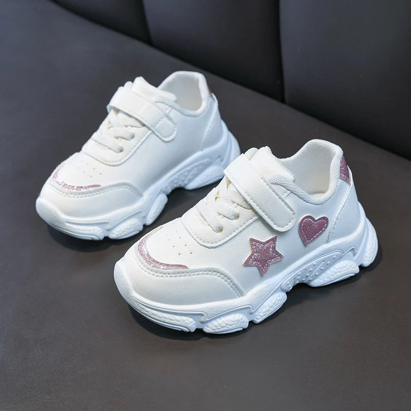 Little Kids Sports Shoes for Toddlers Girls Cute Classic White Sneakers with Heart Star Decoration Children Casual Shoes Soft