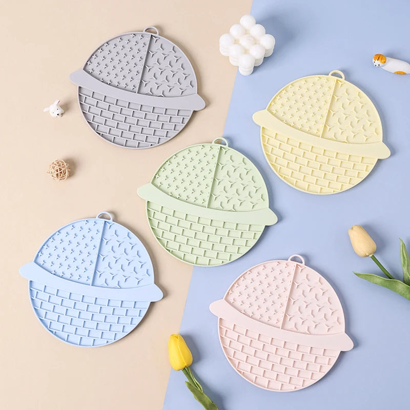 Pet silicone licking mat cat and dog food bowl licking slow feeder pet tableware silicone slow feeder dog bowl cat treat mat
