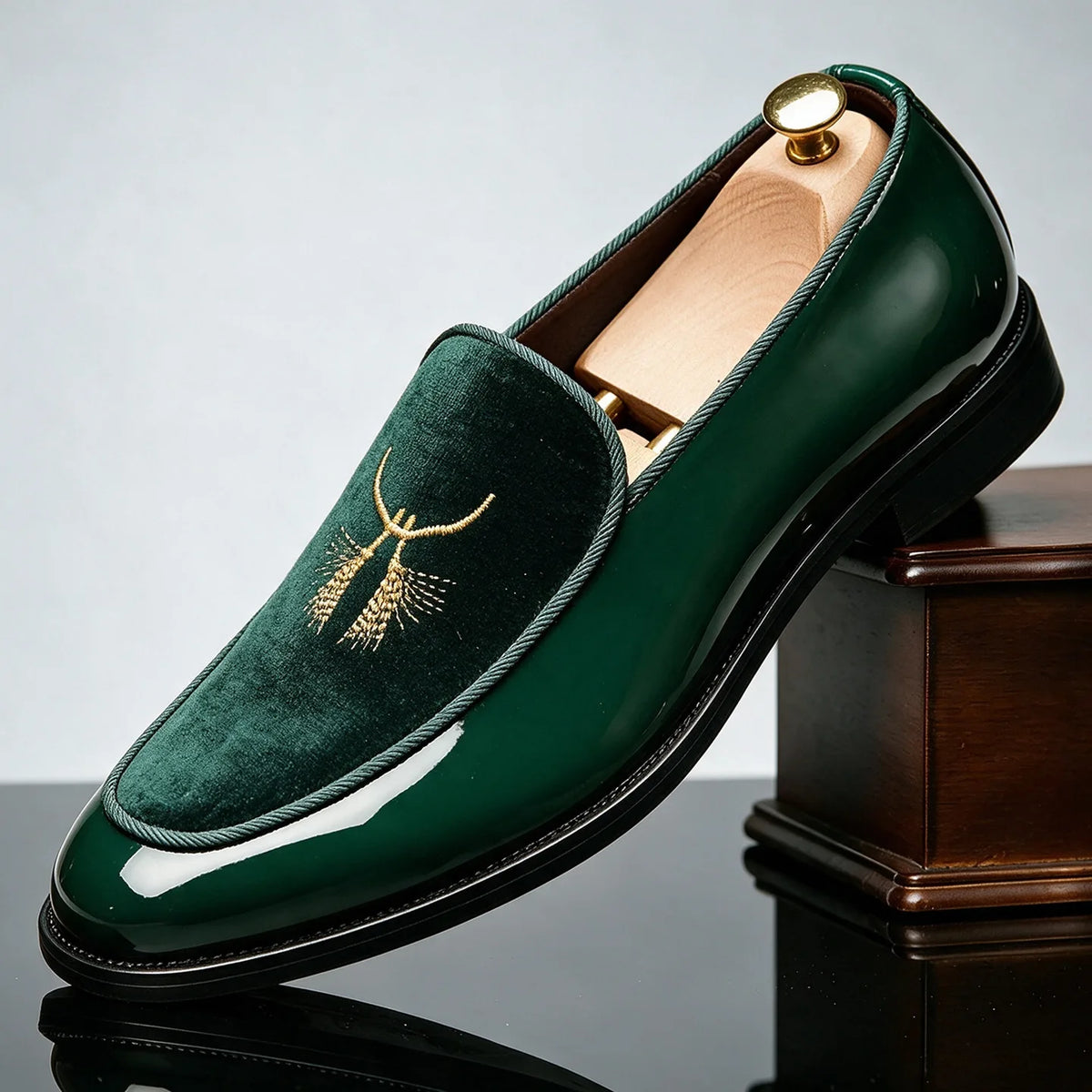 Men's Fashionable Loafers Leather Shoes Light Luxury High-End Business Formal Dress Shoes Comfortable Breathable