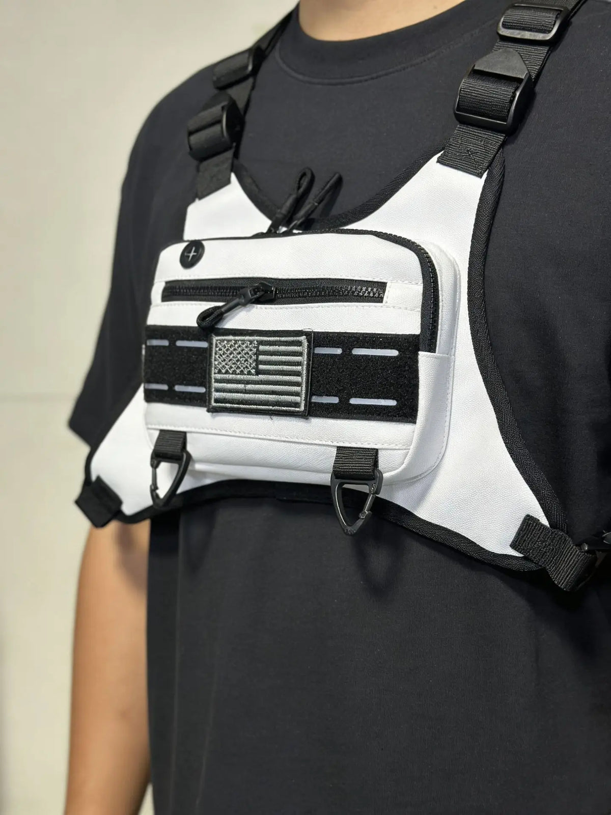 Sports Chest Bag for Men Women, Running Vest Bag with Built,Phone Holder for Workouts&Ski&Cycling&Hiking,Motorcycle Accessories