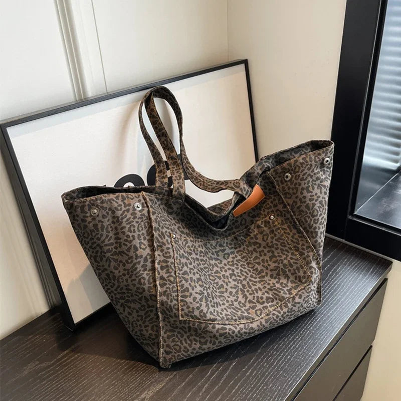 2025 Autumn and Winter New Leopard Print Handbag Retro Canvas Shoulder Bag Fashionable Large Capacity Tote Bag