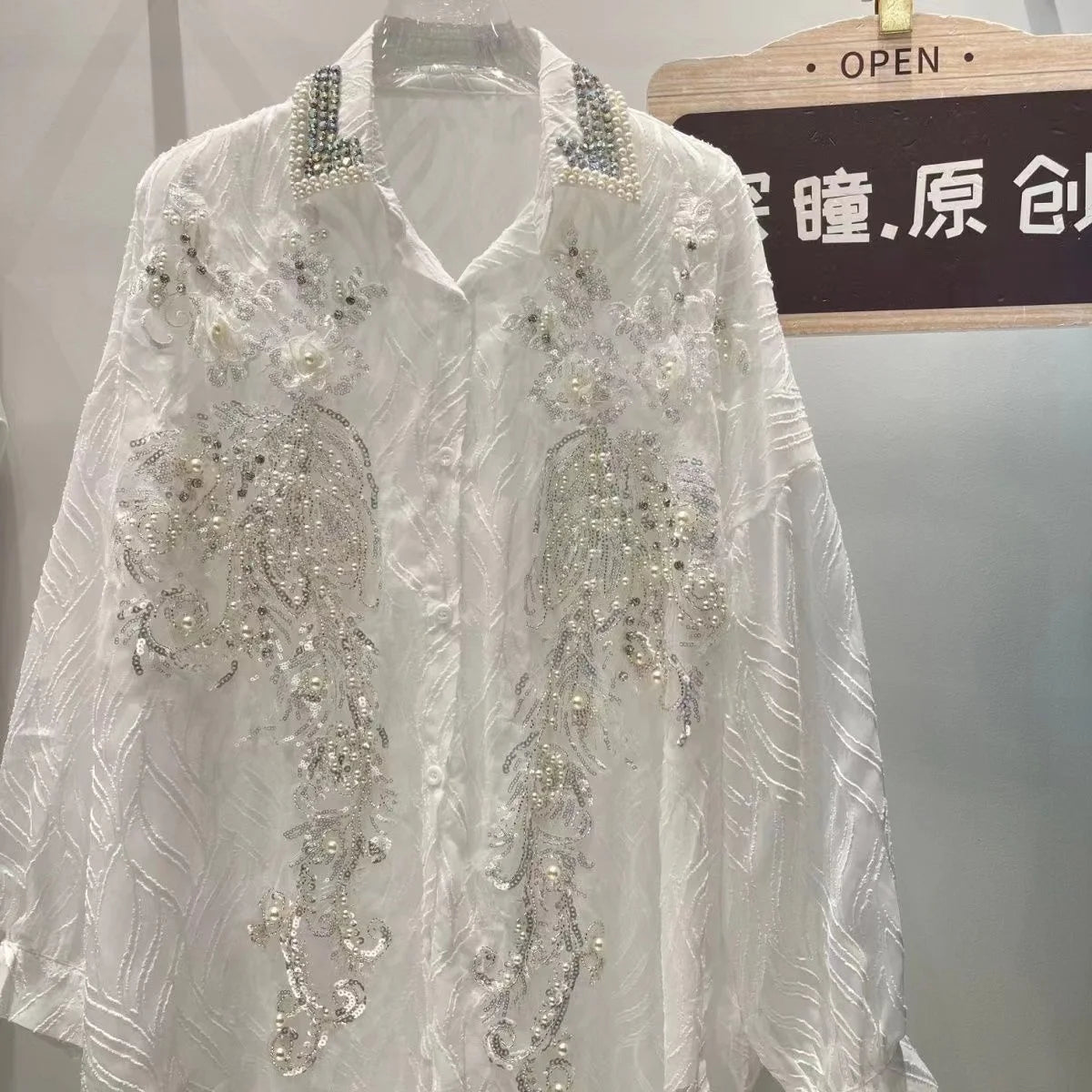 Luxury Diamonds Sequined Embroidery Blouses Shirts Women 2026 Spring New Long Sleeve Shirts Fashion Causal Tops Camisas De Mujer