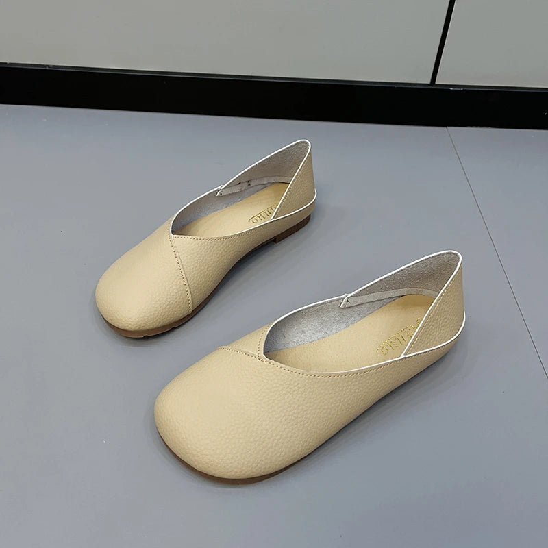 Women's Slip on Leather Loafers Spring Autumn Ballet Shoes Ladies Casual Round Toe Cute Flats Nurse Shoes Sneakers Plus Size 43
