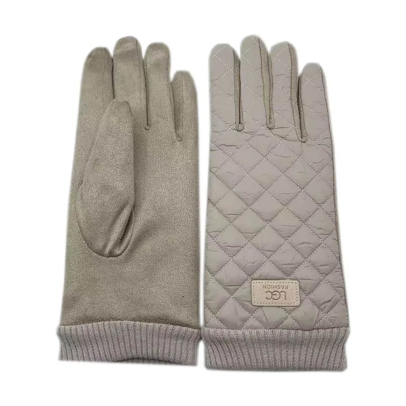 The new fashionable touch screen gloves for women in winter are stylish for driving, keep warm and are windproof when skiing. Th