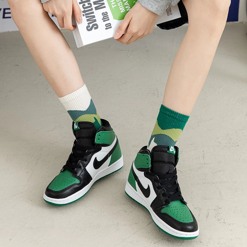 Fashion A/B Style Men Socks Asymmetrical Pattern Street Hip Hop Skateboard Man Cotton Sock Breathable Harajuku Calcetines Hombre
