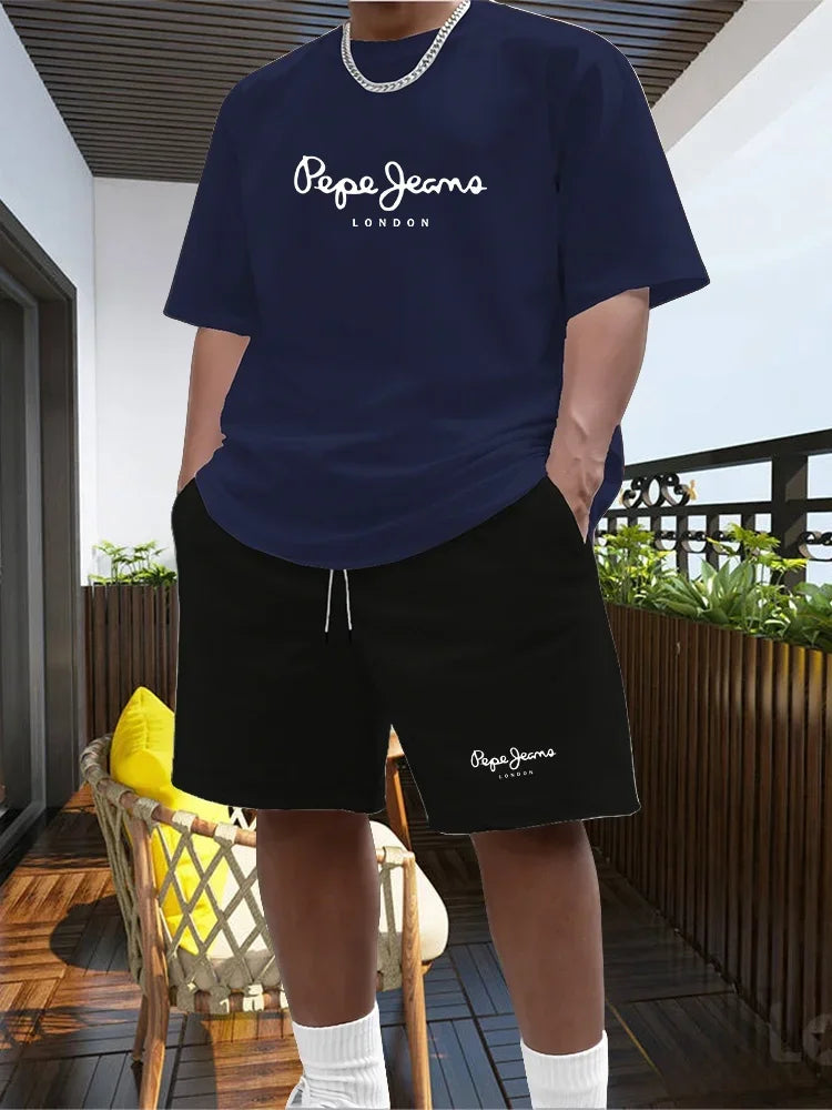 New Summer Fitness Sportswear for Men, Short-sleeved T-shirt and Shorts Two-piece Set, Breathable and Quick-drying Casual Wear.