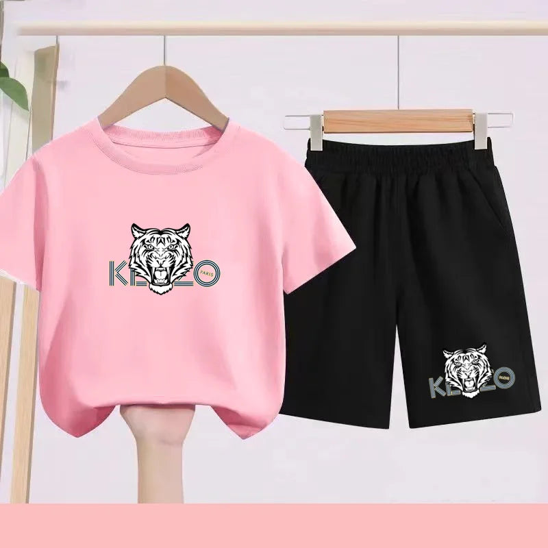 Children's Summer Black and White T-shirts Paired with Breathable and Quick-drying Sports Outfits - Suitable for Children3 to 13