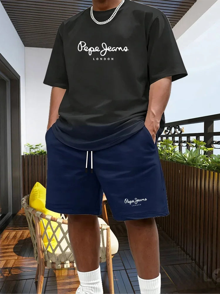New Summer Fitness Sportswear for Men, Short-sleeved T-shirt and Shorts Two-piece Set, Breathable and Quick-drying Casual Wear.