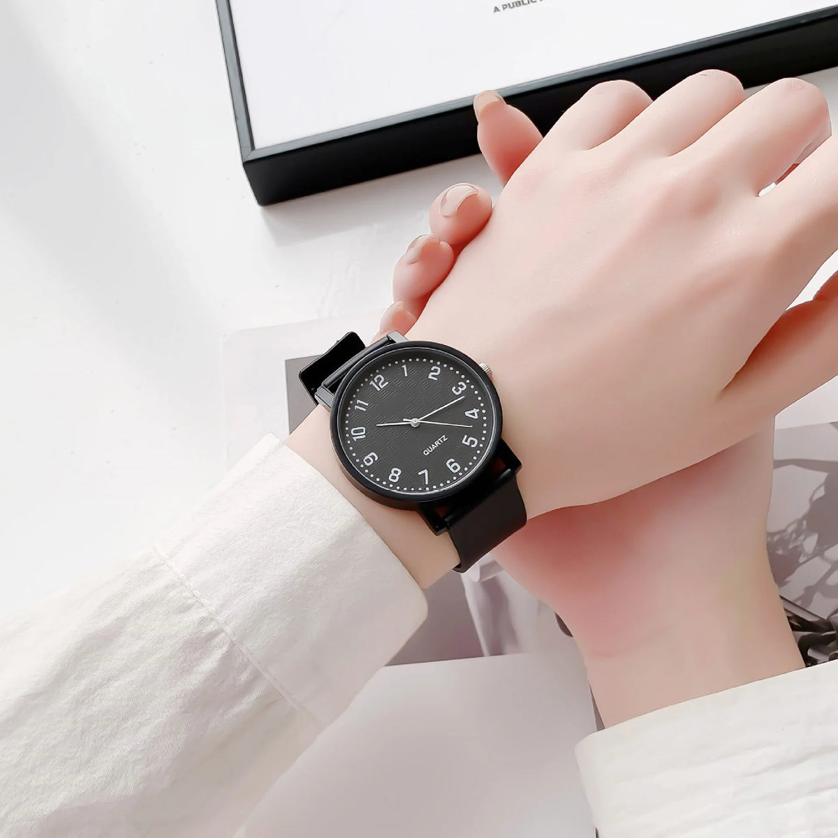 Simple Black Watch Quartz Watches for Women Silicone Strap Ladies Leisure Wristwatch Light-Luxury Student Exam Watch Clock Gifts