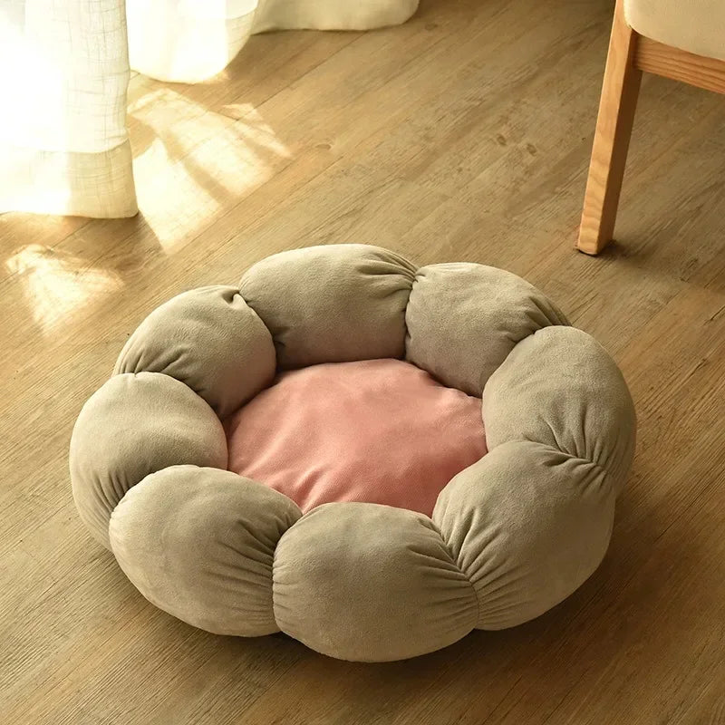 Comfortable Sleep Pet Bed Unique Flower-Shaped for Indoor and Outdoor Use Dog Mat Dog Beds for Large Dogs, Suitable For Winter