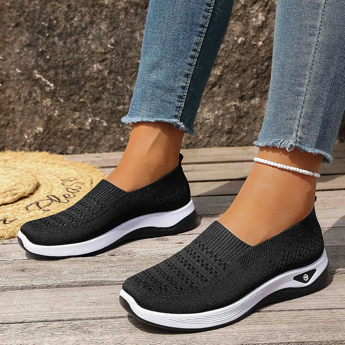 2026 New Women's Easy-Wear Low-Top Walking Sneakers, Breathable Mesh Upper Lightweight Casual Shoes