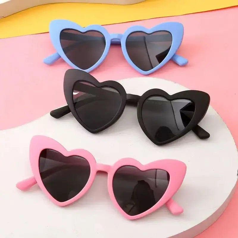 Kids Heart Sunglasses Cartoon Eyewear Vintage Heart-Shaped for Boys Girls 3-9 Years Toddler Sunglasses Outdoor Children Glasses