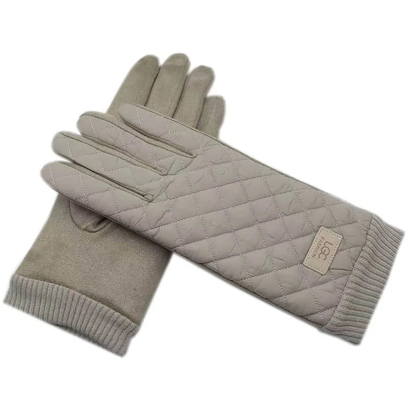 The new fashionable touch screen gloves for women in winter are stylish for driving, keep warm and are windproof when skiing. Th