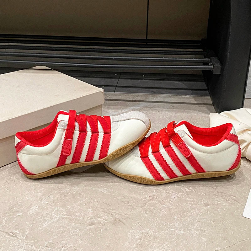 Women's Tennis Sneakers Summer Outdoor Training Shoes Skate Shoes Flat Casual Shoes Fashionable Women's Lace-Up Vulcanized Shoes