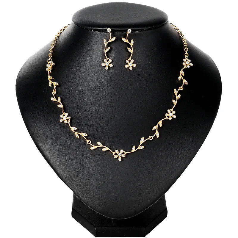 Women's 4-Piece Flower Set Necklace Earrings And Bracelet Wedding Party Accessory