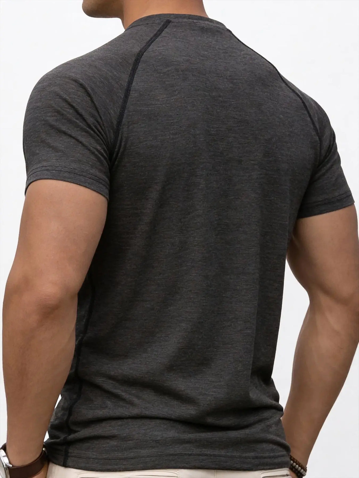 Men's Fitness Sports T-Shirt for Training, Showing Muscles, Loose Fit, Suitable for Summer Fashion and Casual Running.