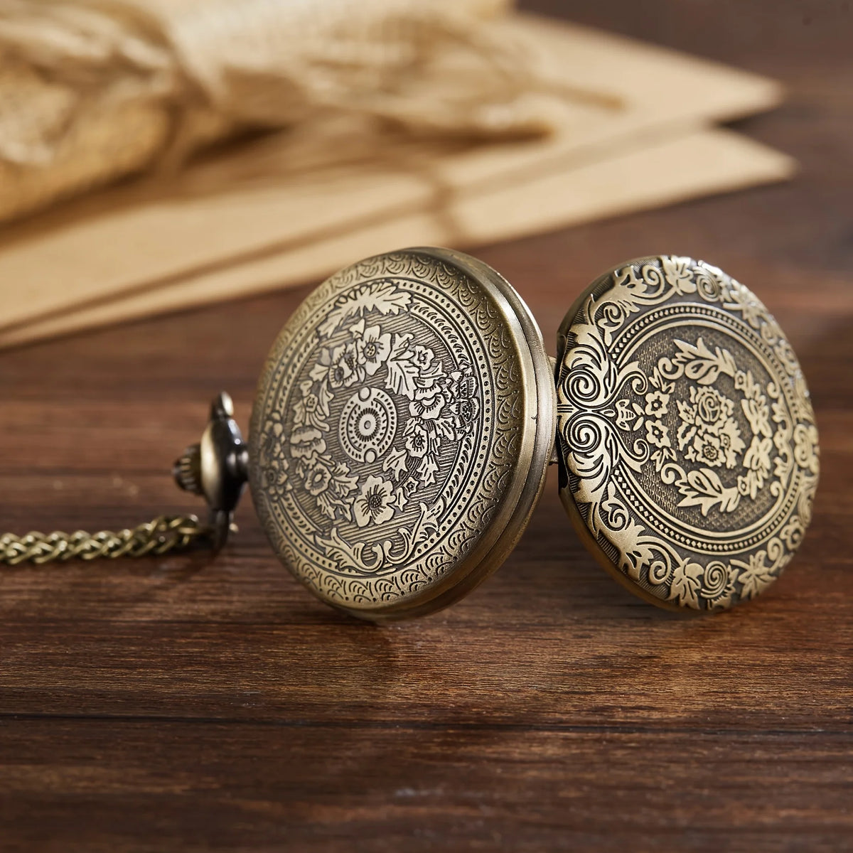 Retro nostalgic classical carved Zinc alloy case flip cover women men pocket watches necklaces hanging watches quartz watch