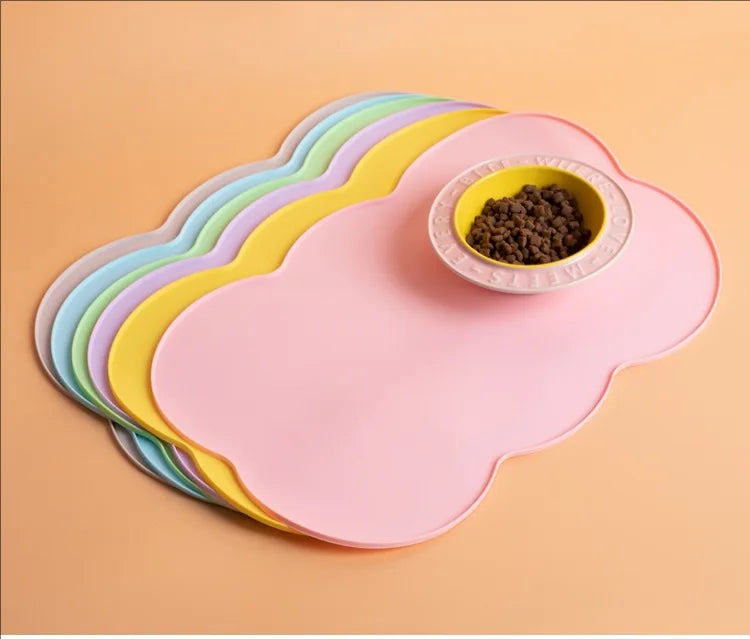 Silicone Pet Feeding Mat, Leak-Proof and Non-Slip Feeding Mat for Dogs and Cats, Oval Bowl Mat