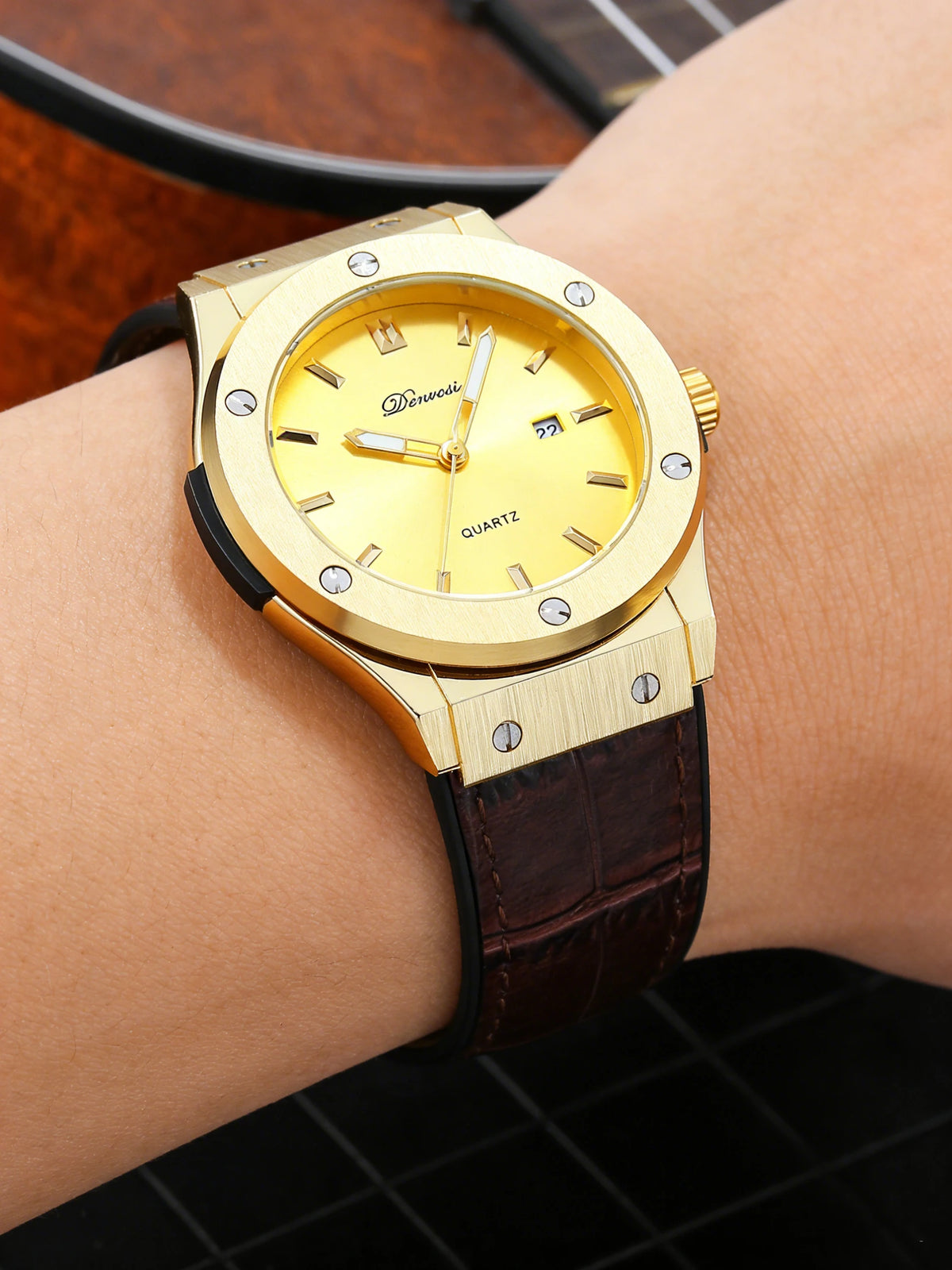 Men's Fashion Watch - Leather Strap, Minimalist Dial, Thoughtful Gift Designed for Business Professionals and Fashion Enthusiast