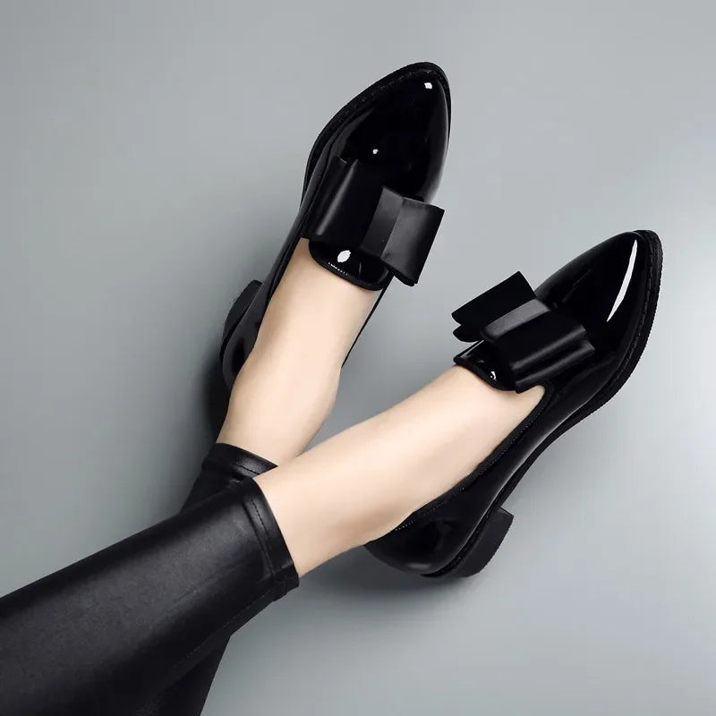 Women's Loafers Bow Decor Pointed Toe Flat Shoes for Women Patent Leather Shallow Mouth Commuter Daily Casual Shoes 2024