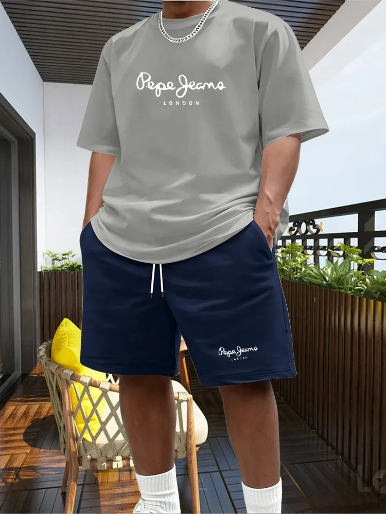 New Summer Fitness Sportswear for Men, Short-sleeved T-shirt and Shorts Two-piece Set, Breathable and Quick-drying Casual Wear.