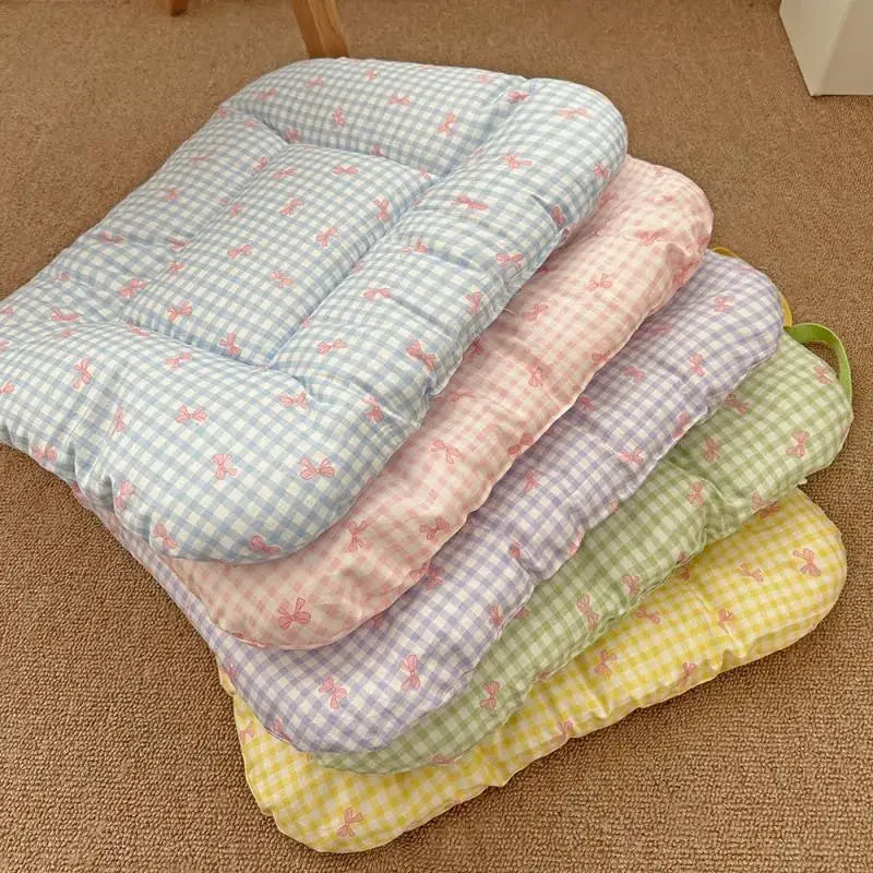 Cute Soft Checkered Bow Pet Bed Universal Four Season Usage Dog and Cat Cotton Mattress Furniture and Accessories for Pets.