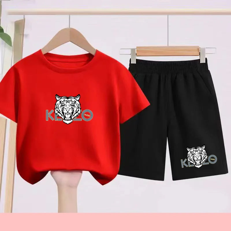 Children's Summer Black and White T-shirts Paired with Breathable and Quick-drying Sports Outfits - Suitable for Children3 to 13