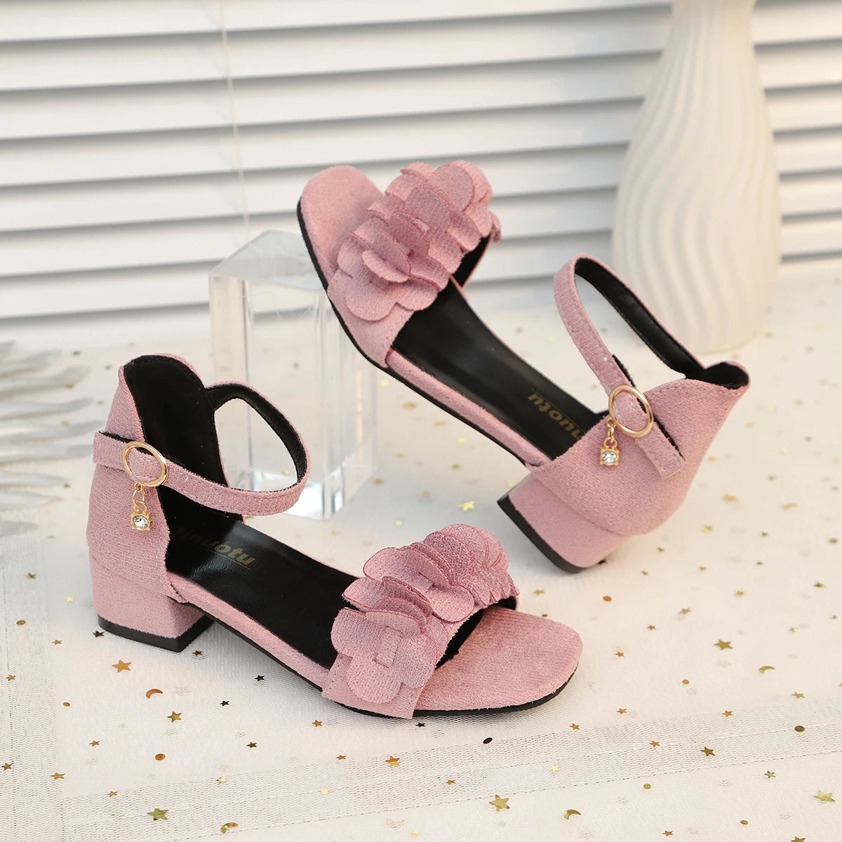 Little Girls High Heels Sandals 2026 New Summer Kids Strappy Leather Sandals Non-slip Simple Princess Girls School Dance Shoes