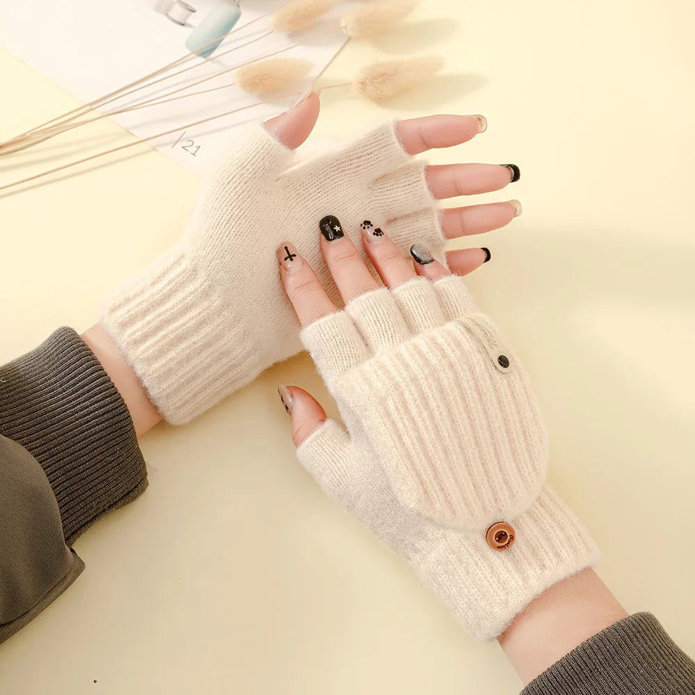 The Gloved Girl, in Winter, Half-Finger-Flip the Cover and Expose Her Fingers. In Autumn and Winter, She Knitted Wool and Rode a