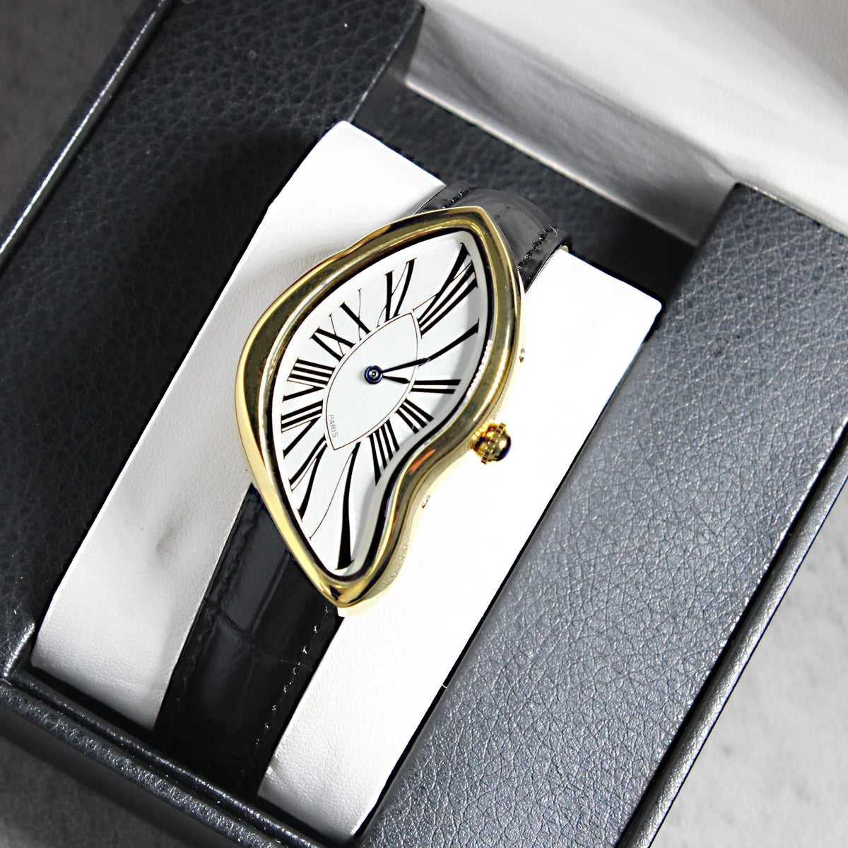 New Medieval Alien Watches Melt and Twist Y2K Alien Ladies and Men Leather Strap Fashion Advanced Ins niche Design Quartz Watch