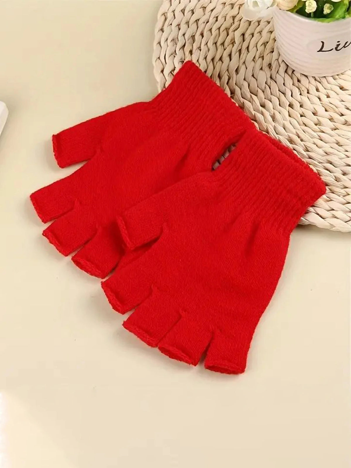 1 pairChildren Magic Knitted Gloves Kids Stretch Half Finger Glove Winter Warm Mittens Solid Fingerless Gloves Girls Soft Wrist