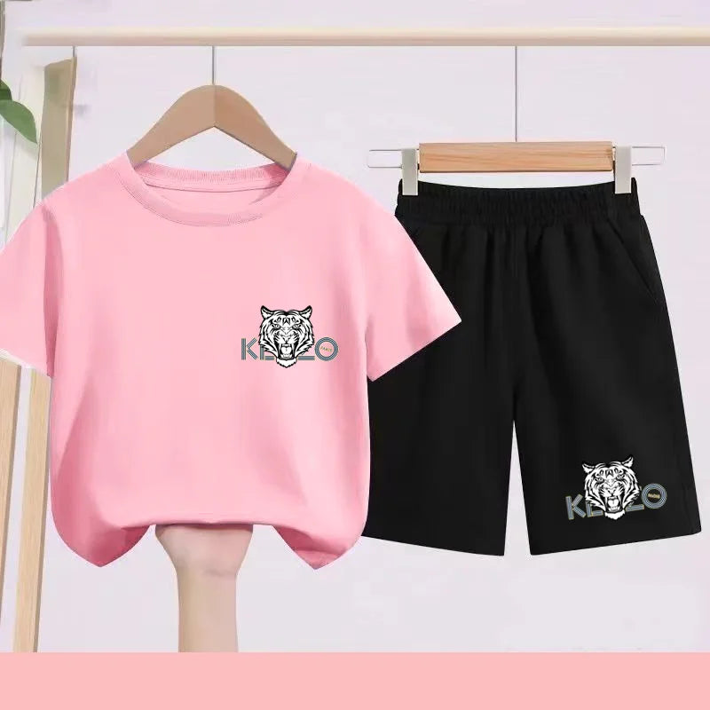 Children's Summer Black and White T-shirts Paired with Breathable and Quick-drying Sports Outfits - Suitable for Children3 to 13