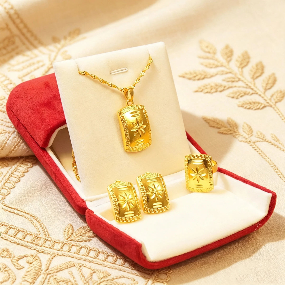 Women Vintage 4‑Piece Gold Tone Jewellery Set Square Flower Carved Necklace Earrings Ring Daily Banquet Ornament Gift