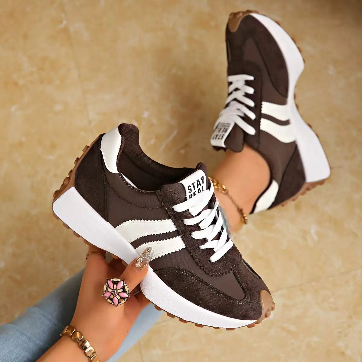 2025 Women Sneakers Spring New Luxury Flat Comfortable Slip on Soft Trend Sneakers Women Lightweight Outdoor Shoes for Women