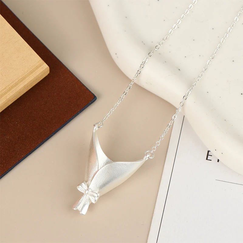 Trendy Fashion Jewelry for Women, Small Flower Bouquet Pendant Clavicle Choker