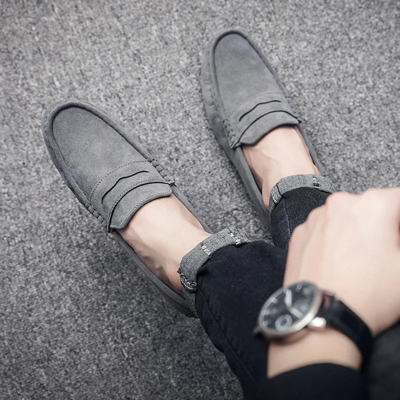 Men's Loafers Lightweight and Breathable Casual Shoes Mens Flat Driving Shoes Soft Sole Slip-on Business Shoes Moccasins